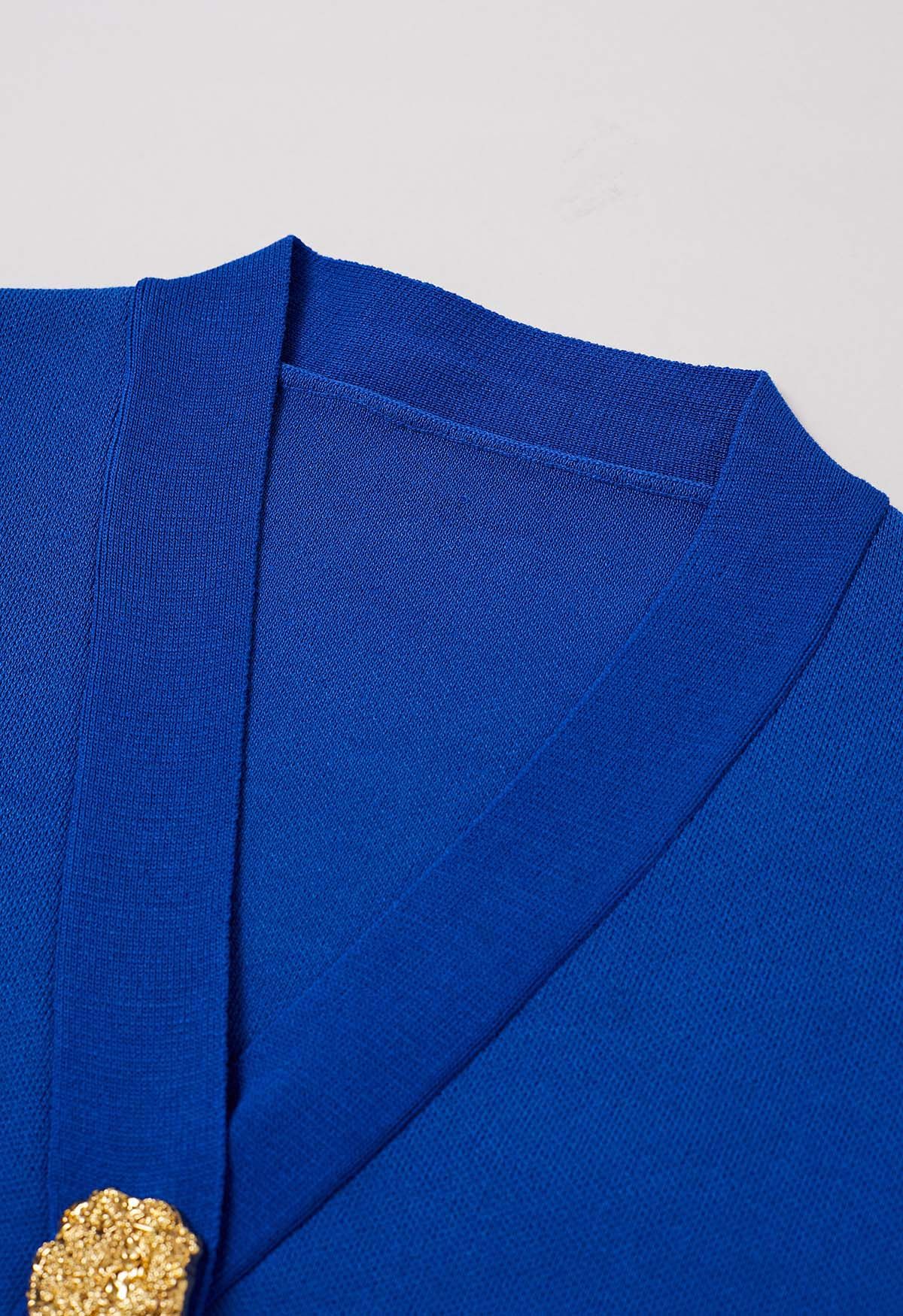 Ensemble Tricot Bleu Roi et Accents Dorés