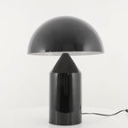 Lámpara de mesa de metal Atollo